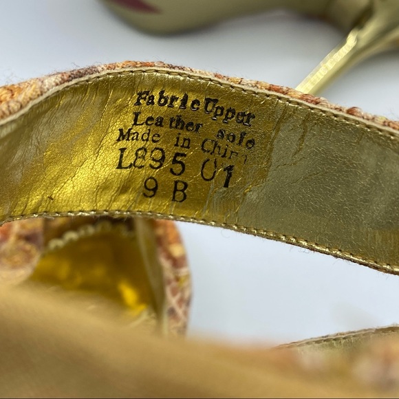 Luichiny || Paisley Fabric & Metallic Mirror Gold Heel with Ankle Strap; Size 9B - Picture 8 of 17